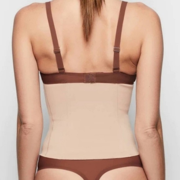 Skims Waist Trainer Clay Large - Picture 2 of 4